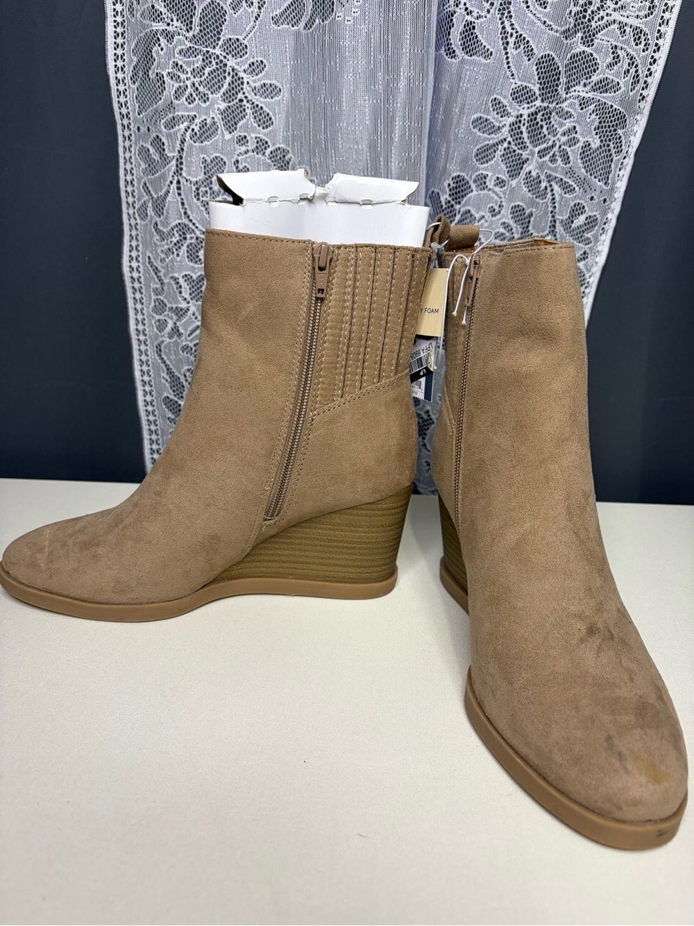 Women's Beige Block Heel Sandal - Size 9